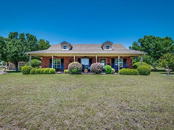 2nd image of 1124 Bardwell Cir