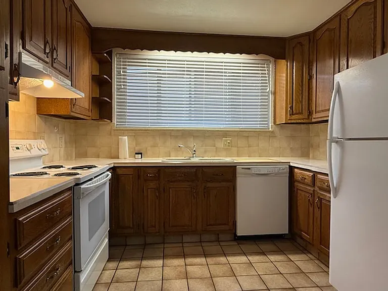 2524 Deming Blvd — Photo 6