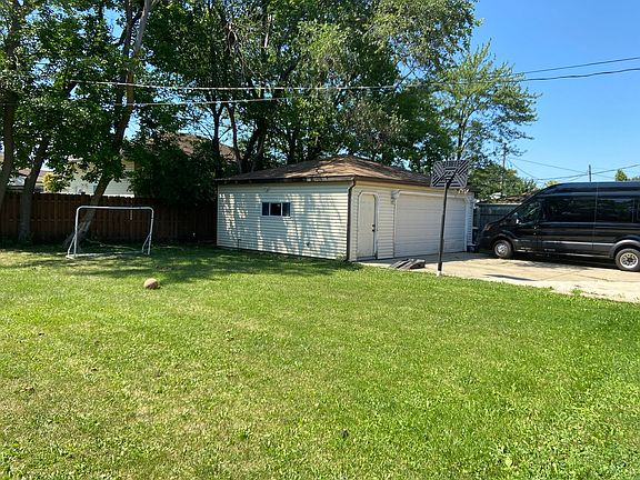 2nd image of 8920 Odell Ave