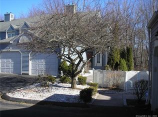 725 Island Ln UNIT 13, West Haven, CT 06516