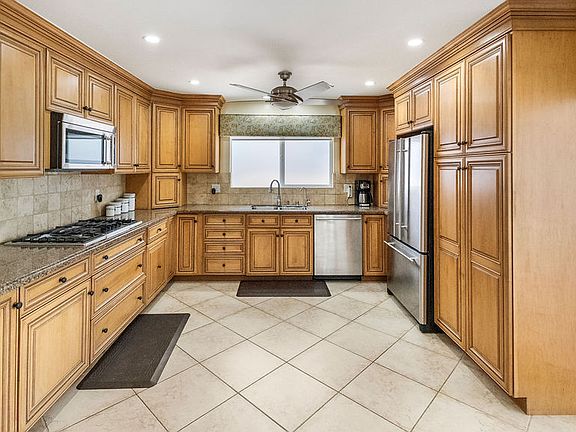 5th image of 1612 W 22nd St