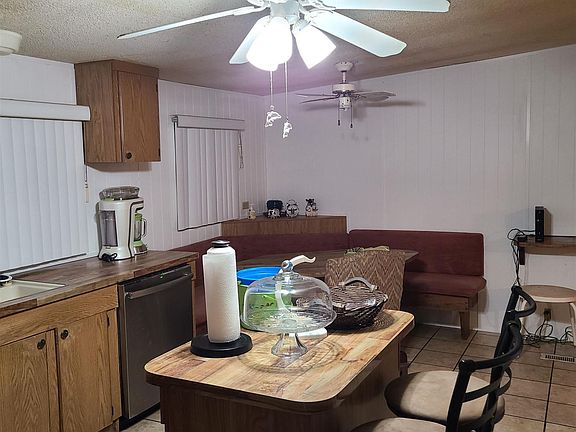 3rd image of 4809 Jackie Cir