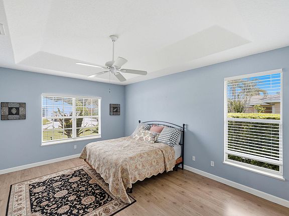 2nd image of 426 NE Vanda Terrado