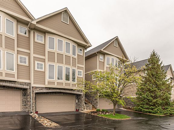2nd image of 215 Old Creek Dr