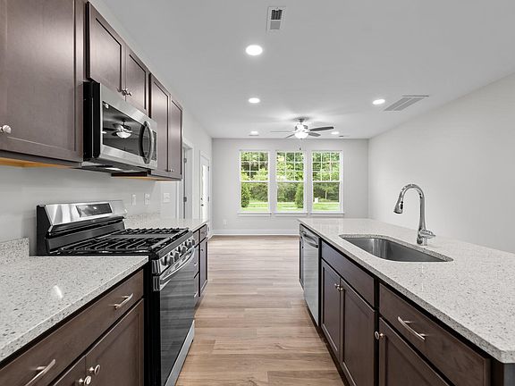 4th image of 822 Pryor St #57