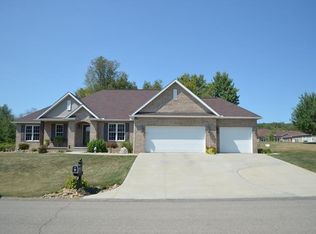 123 Cherokee Dr, Beaver Falls, PA