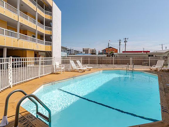 2nd image of 302 Canal Drive Unit 14