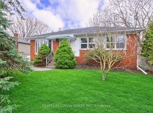 72 Monkswood Cres, Newmarket, ON