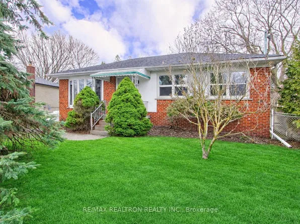 72 Monkswood Cres, Newmarket, ON L3Y 2K1