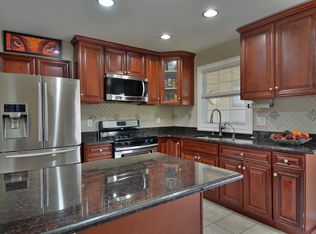 11 Ann St, Little Ferry, NJ 07643