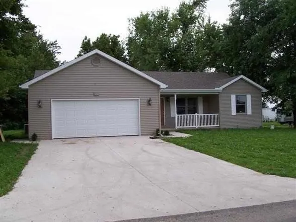 602 W Vine St, Le Roy, IL 61752