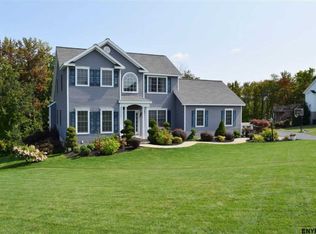 29 Crimson Cir, North Greenbush, NY 12180
