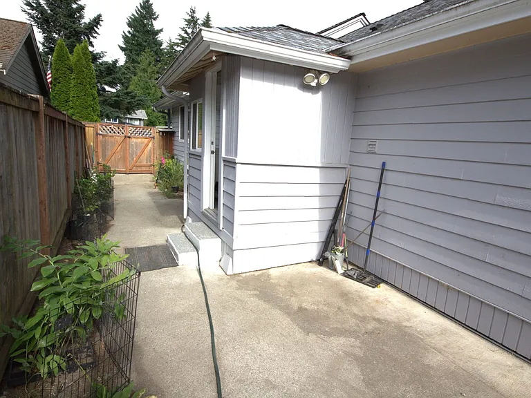 12922 2nd Ave SW — Photo 14