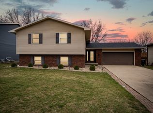 3008 Mirium Dr, Bloomington, IL 61704