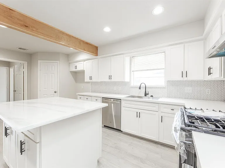 21402 Park Royale Dr — Photo 8