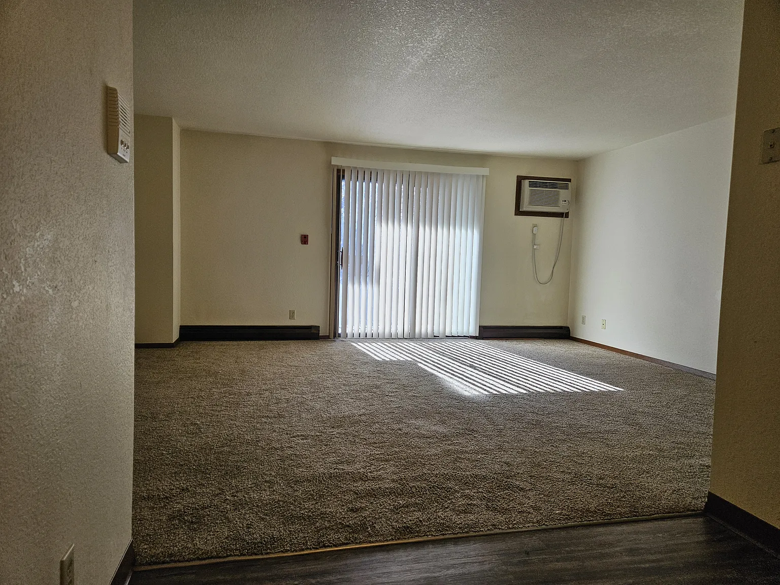 2 bed, 900 sqft, $925 — Photo 2