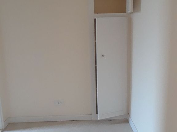 3rd image of 18914 Crocheron Ave APT 211