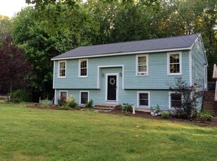 41 High St, Stratham, NH 03885