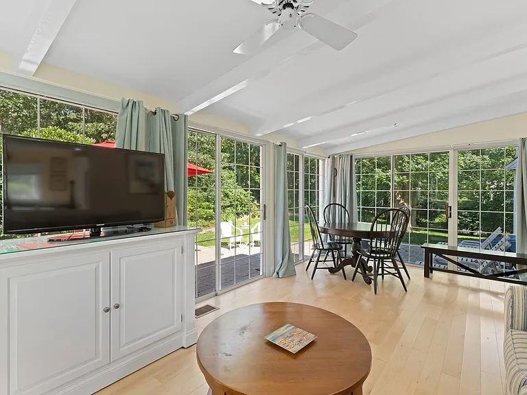 4 Wildwood Ave — Photo 12