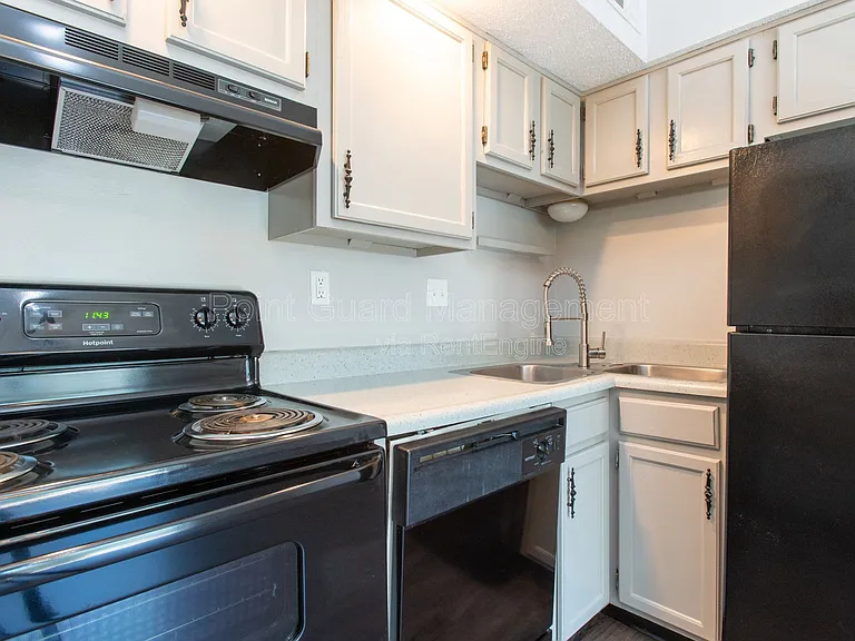Midtown Place Apartments — Photo 39