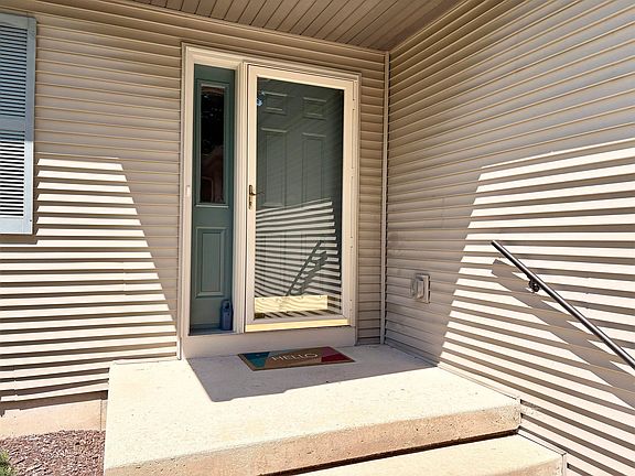 3rd image of 1340 Prairie Rose Dr