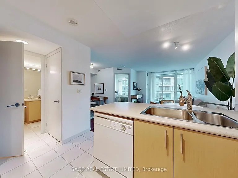 219 Fort York Blvd #616 — Photo 12