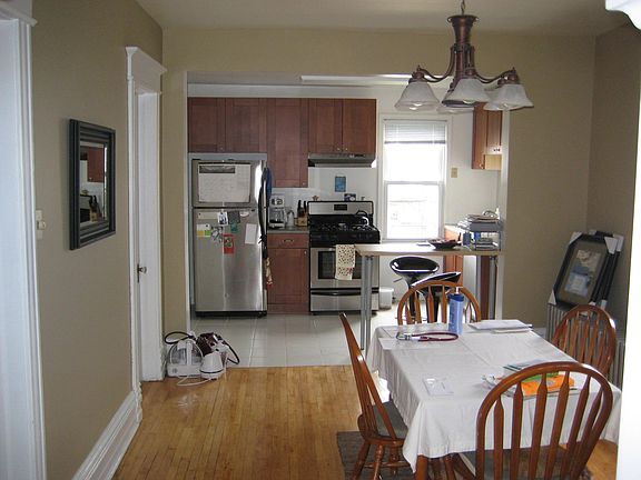 3rd image of 2727 N Mozart St #2