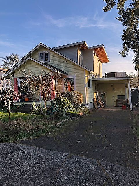2nd image of 660 W 26th Ave