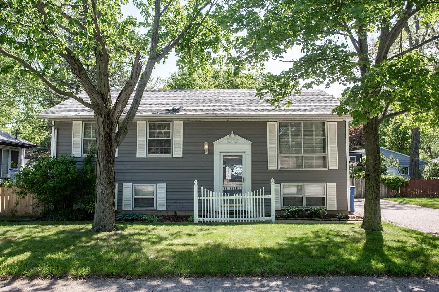 2806 Ohio St photo 1