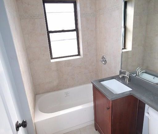3rd image of 550 W Arlington Pl APT 301