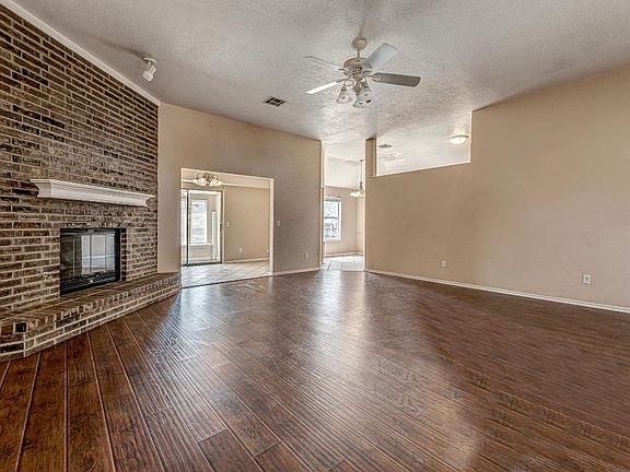 3rd image of 16401 Sterling Creek Dr