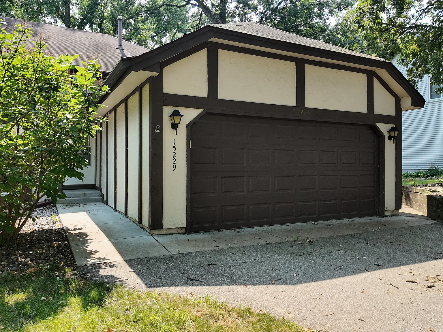4 bed, 1900 sqft, $2,940 — Photo 2