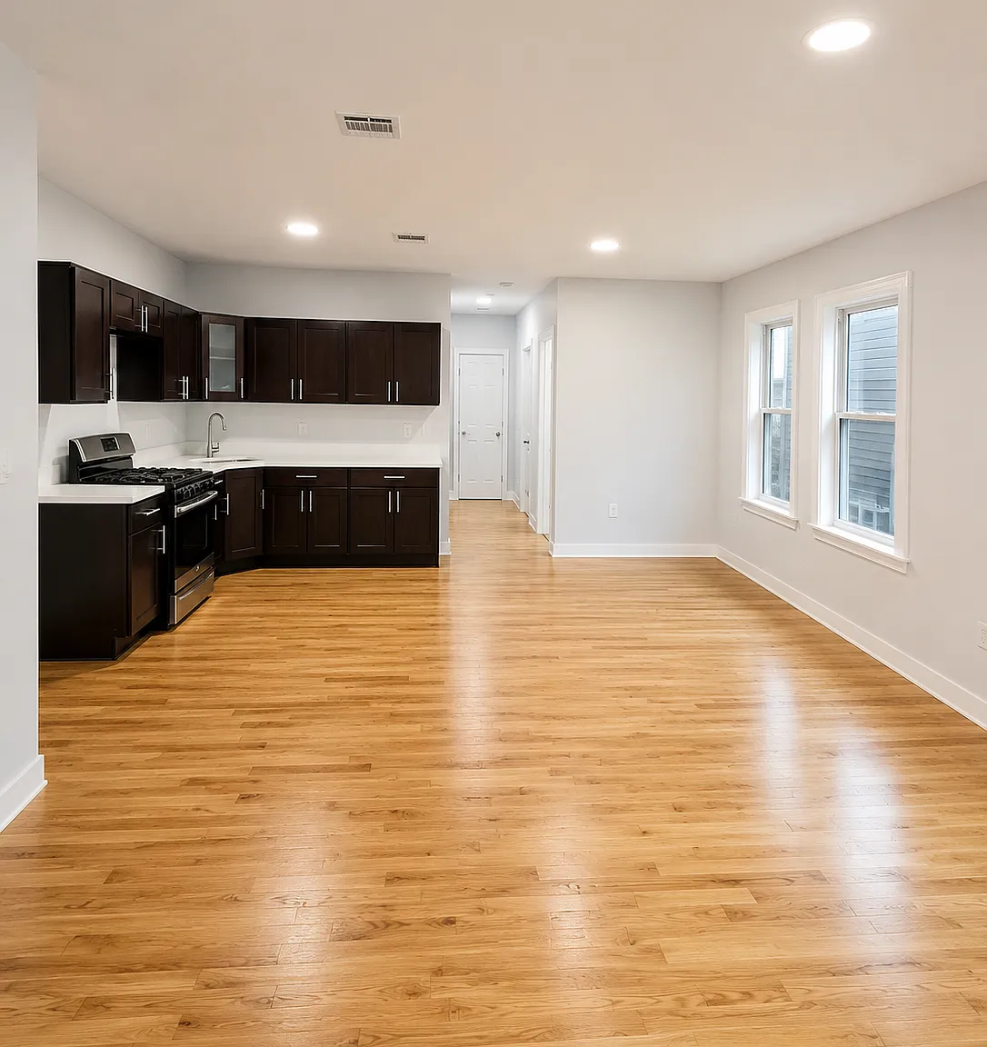 3 bed, 700 sqft, $1,995 — Photo 2