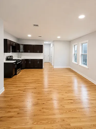 378-379 S 20th St #2R Photo 1