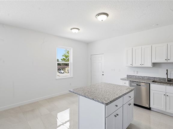 4th image of 939 19th St #941