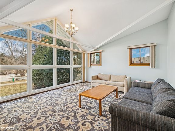 3rd image of 901 Clearbrook Park Dr