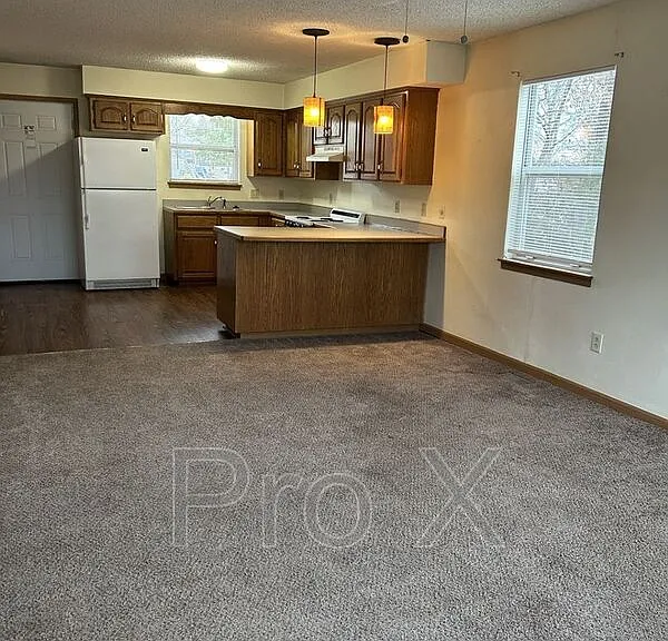 810 E Jackson St #C — Photo 3