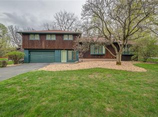13 Bishop Dr, Fayetteville, NY 13066