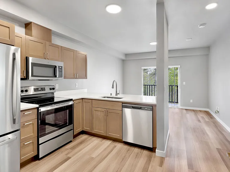 Kingsway Apartments — Photo 46