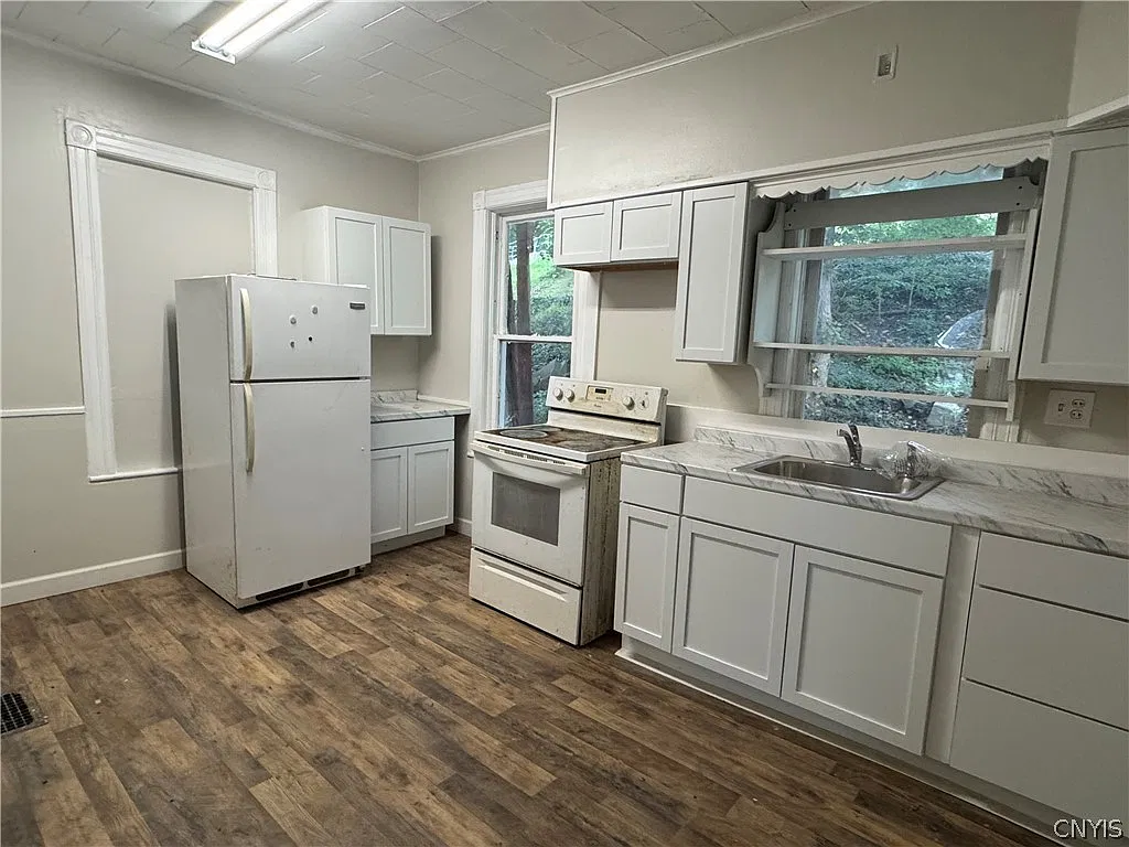 3 bed, 1.0 bath, 1636 sqft, $1,500 — Photo 2
