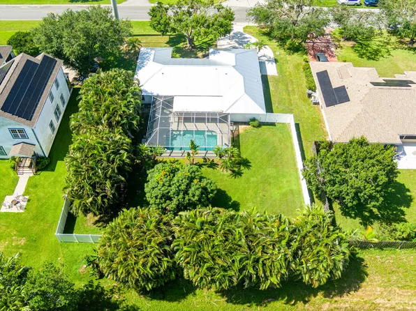 1004 W Weatherbee Road, Fort Pierce, FL 34982