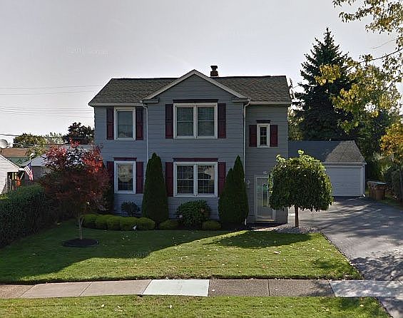 1st image of 15 Montfort Dr