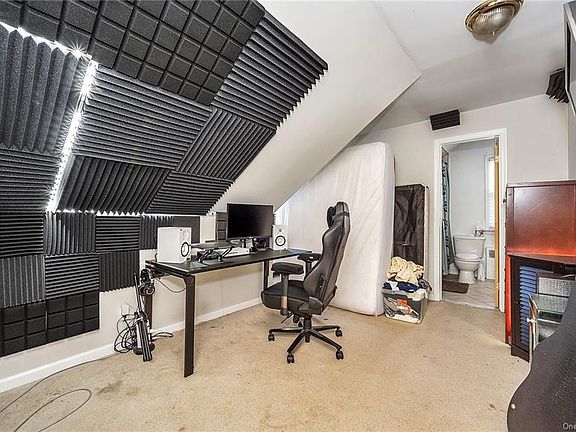 3rd image of 42 Riverview Ave Floor 2