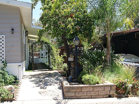 2nd image of 23777 Mulholland Hwy Space 200