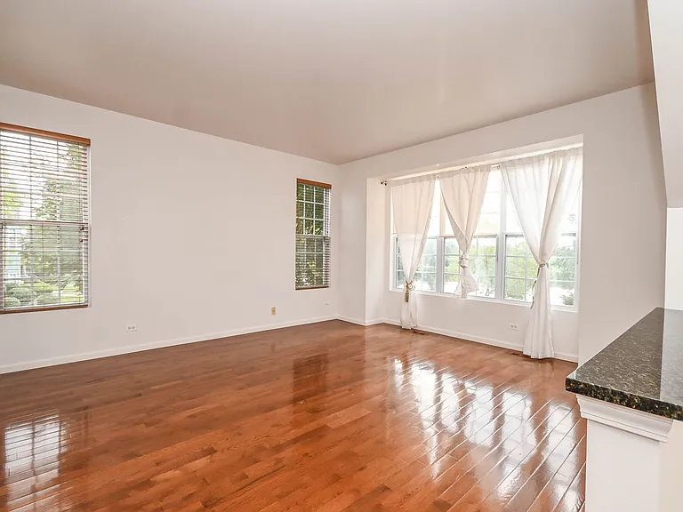 35 Thomas Ct — Photo 14