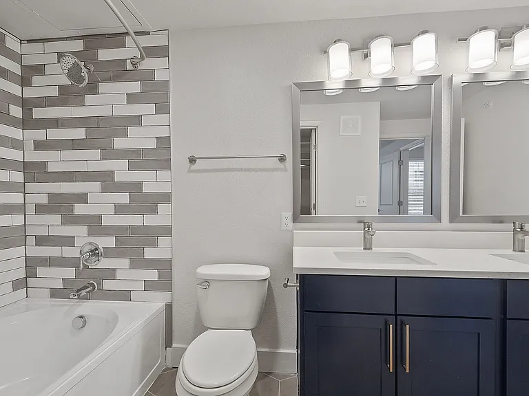 The Lofts at West 7th — Photo 6