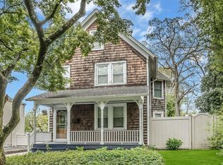 933 Oyster Bay Rd, East Norwich, NY 11732