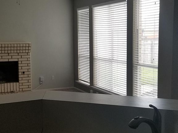 4th image of 2605 Crystal Falls Dr