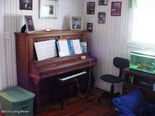 341 E Cross Main St, New Castle, KY 40050