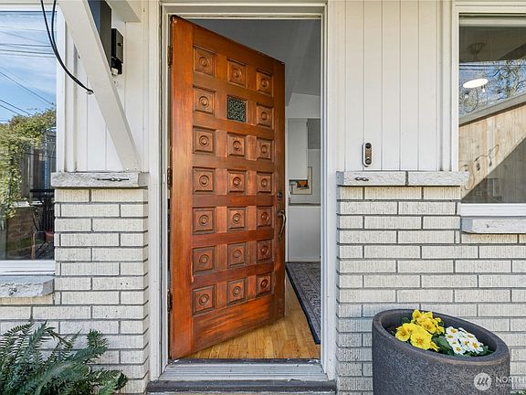 3rd image of 219 SW 108th Street